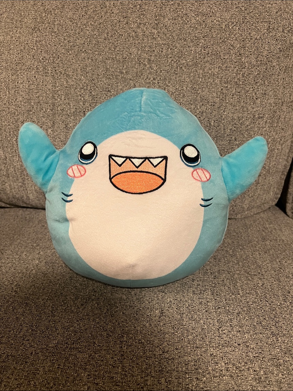 Plush Blue Shark Pet Toy Pillow - Cute Soft Whale-Shaped Cushion LANKY box